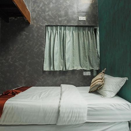 Rangoon Boutique House Hostel Екстериор снимка