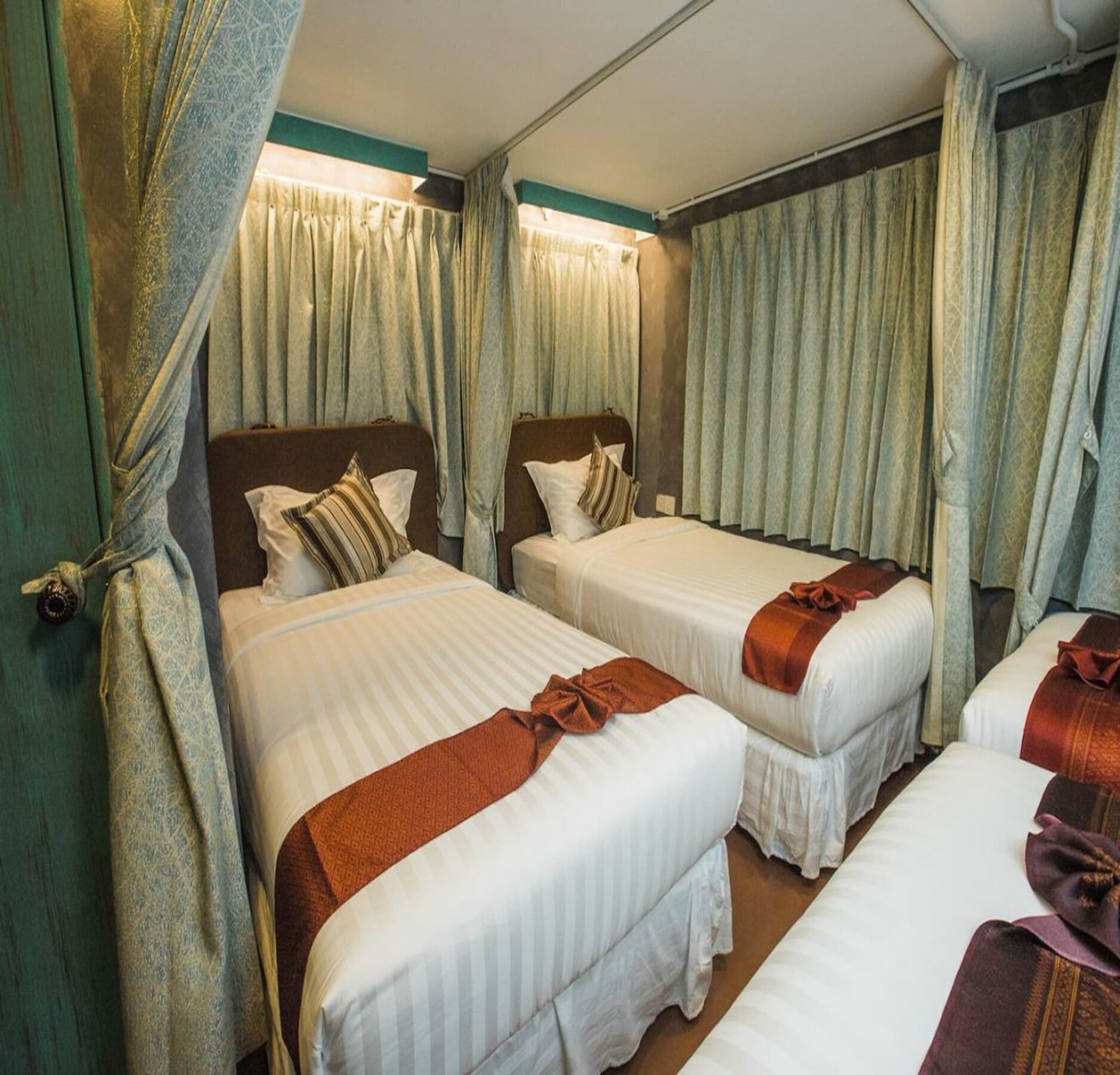 Rangoon Boutique House Hostel Екстериор снимка